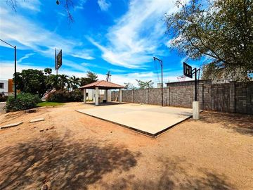 Casa en Privada sector del Valle