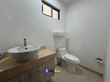 Casa en Venta en Prados de la Conquista