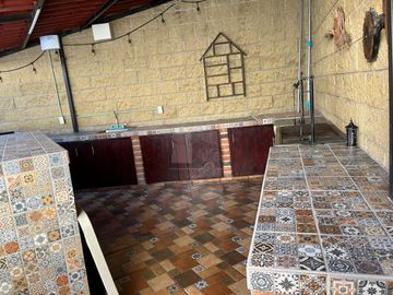 Casa en Venta en Mayorazgo Santa Lucía, León, Gto. de las mas amplias en terreno  y construcción