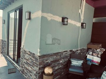 Casa en Venta en Mayorazgo Santa Lucía, León, Gto. de las mas amplias en terreno  y construcción