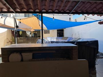 Casa en Venta en Mayorazgo Santa Lucía, León, Gto. de las mas amplias en terreno  y construcción