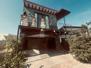 Casa en Venta en Mayorazgo Santa Lucía, León, Gto. de las mas amplias en terreno  y construcción