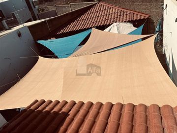 Casa en Venta en Mayorazgo Santa Lucía, León, Gto. de las mas amplias en terreno  y construcción