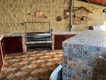 Casa en Venta en Mayorazgo Santa Lucía, León, Gto. de las mas amplias en terreno  y construcción