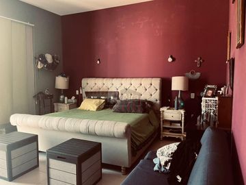 Casa en Venta en Mayorazgo Santa Lucía, León, Gto. de las mas amplias en terreno  y construcción