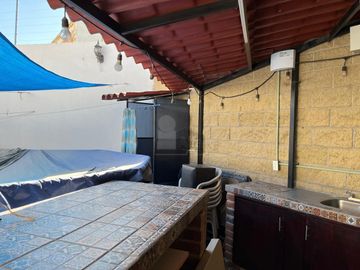 Casa en Venta en Mayorazgo Santa Lucía, León, Gto. de las mas amplias en terreno  y construcción
