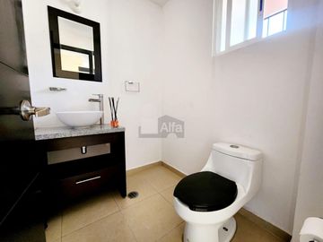 Casa en Venta en Toluca, 40 min de Santa Fe y a 15 min de la estación Lerma del Tren Interurbano Tol
