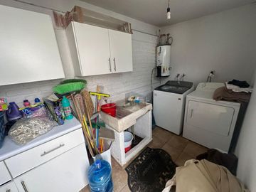 Casa en Venta Fracc. Los Cárcamos, León, Gto. atrás del Parque Cárcamos, Metropolitano y Plaza Mayor