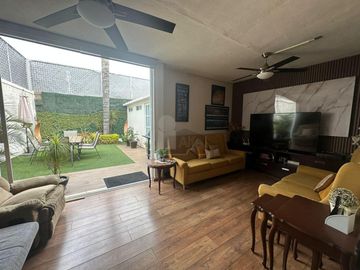 Casa en Venta Fracc. Los Cárcamos, León, Gto. atrás del Parque Cárcamos, Metropolitano y Plaza Mayor