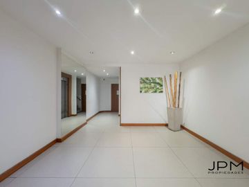 VENTA de 1 ambiente a metros de Av. Libertador con amplio balcón!