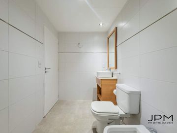 VENTA de 1 ambiente a metros de Av. Libertador con amplio balcón!