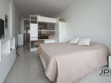 VENTA de 1 ambiente a metros de Av. Libertador con amplio balcón!