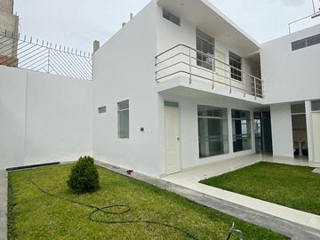 Casa en  en AVENIDA ANCHOVETA