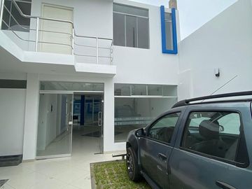 Casa en  en AVENIDA ANCHOVETA