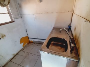 Amplio Terreno con Casa Solida Para Remodelar en La Granja