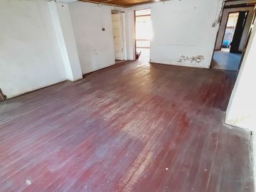 Amplio Terreno con Casa Solida Para Remodelar en La Granja