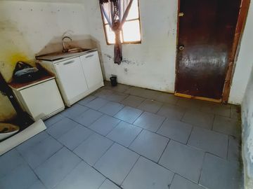 Amplio Terreno con Casa Solida Para Remodelar en La Granja