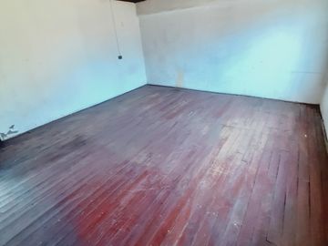 Amplio Terreno con Casa Solida Para Remodelar en La Granja