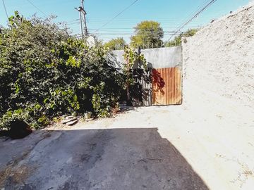 Amplio Terreno con Casa Solida Para Remodelar en La Granja