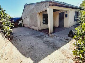 Amplio Terreno con Casa Solida Para Remodelar en La Granja