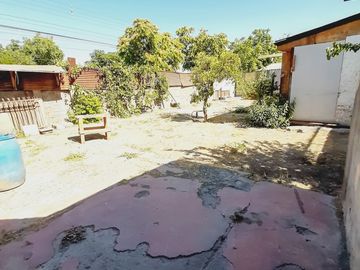 Amplio Terreno con Casa Solida Para Remodelar en La Granja