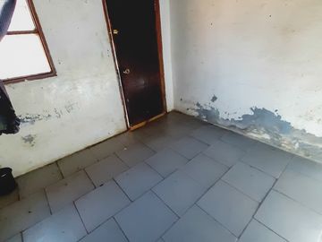 Amplio Terreno con Casa Solida Para Remodelar en La Granja