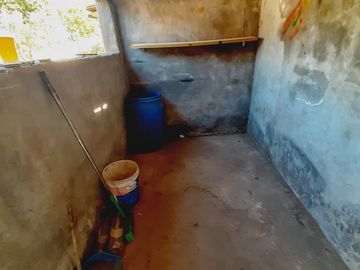 Amplio Terreno con Casa Solida Para Remodelar en La Granja