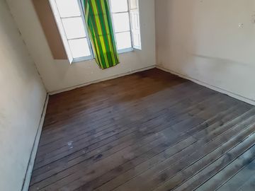 Amplio Terreno con Casa Solida Para Remodelar en La Granja