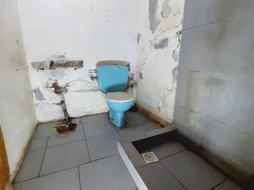 Amplio Terreno con Casa Solida Para Remodelar en La Granja