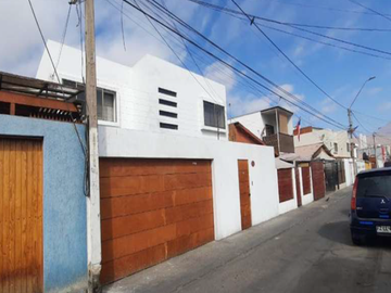 Casa en Venta en Pje. Agua Santa con El Aguila Cod. 19467 - condiciones especiales de financiamiento Banco Santander