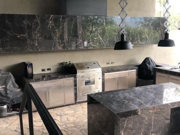 Casa en venta con alberca carretera nacional