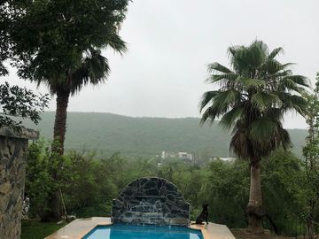 Casa en venta con alberca carretera nacional