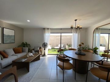 Casa en Venta en Terrasoles, Nuevo Querétaro, 3 Recámaras, 2.5 Baños, Alberca..