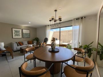Casa en Venta en Terrasoles, Nuevo Querétaro, 3 Recámaras, 2.5 Baños, Alberca..