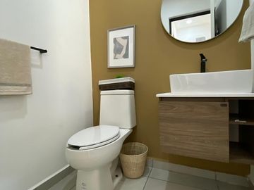 Casa en Venta en Terrasoles, Nuevo Querétaro, 3 Recámaras, 2.5 Baños, Alberca..