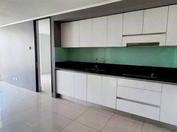 Departamento en Venta en Ñuñoa, Av Holanda a pasos de Irarrazabal y Metro Chile-España
