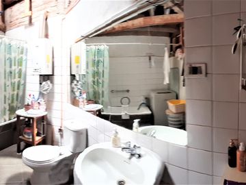 Marita Vallejo Propiedades vende acogedora casa en cerro Cár