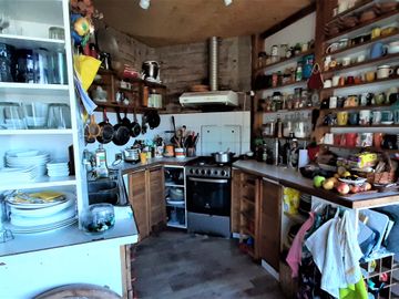 Marita Vallejo Propiedades vende acogedora casa en cerro Cár