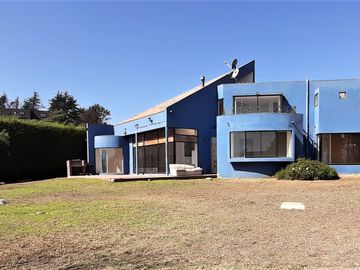 LINDA CASA EN CONDOMINIO EXCLUSIVO DE CINCO CASAS CON EXCELE