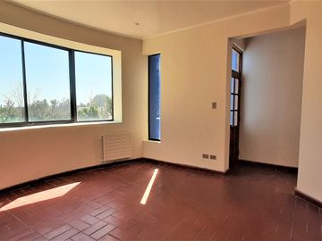 LINDA CASA EN CONDOMINIO EXCLUSIVO DE CINCO CASAS CON EXCELE