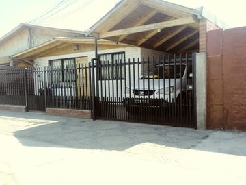 HERMOSA CASA MAIPU CON BUENA UBICACION
