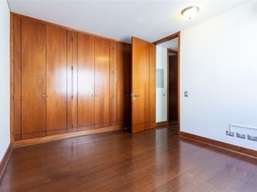 Departamento en Venta en Carlos Peña Otaegui 12500