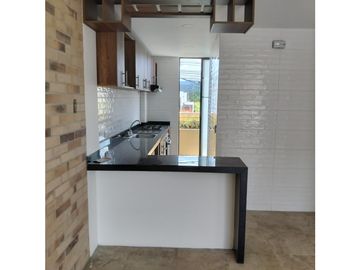 VENDO LINDA CASA EN EL CENTRO DE CAJICA