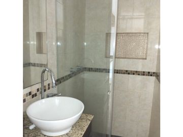 VENDO LINDA CASA EN EL CENTRO DE CAJICA