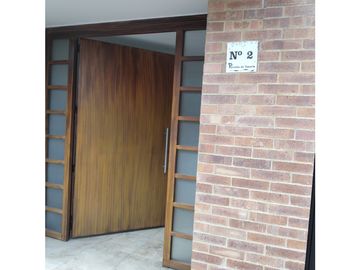 VENDO LINDA CASA EN EL CENTRO DE CAJICA
