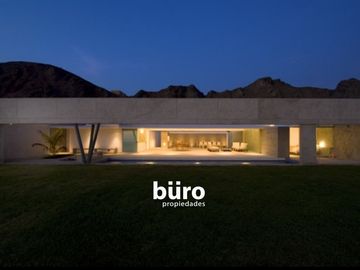 ESPECTACULAR CASA DE PLAYA EN CERRO COLORADO KM 128 EN PRIMERA FILA EN VENTA
