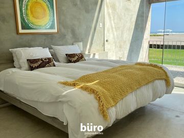 ESPECTACULAR CASA DE PLAYA EN CERRO COLORADO KM 128 EN PRIMERA FILA EN VENTA