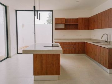 Townhouse en venta de 2 recámaras en Dzityá
