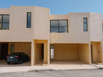 Townhouse en venta de 2 recámaras en Dzityá