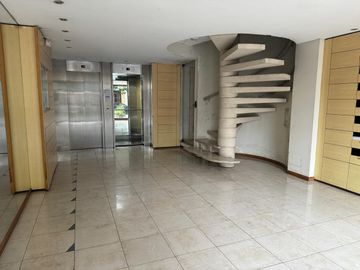 Venta Departamento FUNDAR 2 dormitorios, cochera en  Rosario - Centro